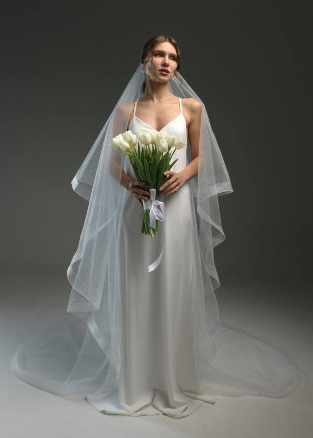 Horsehair Trim Veil, Crinoline Edge Blusher Veil, Fingertip Length Horsehair Bridal Veil