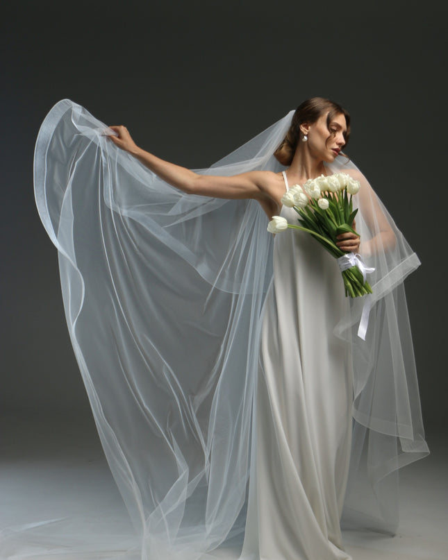 Horsehair Trim Veil, Crinoline Edge Blusher Veil, Fingertip Length Horsehair Bridal Veil