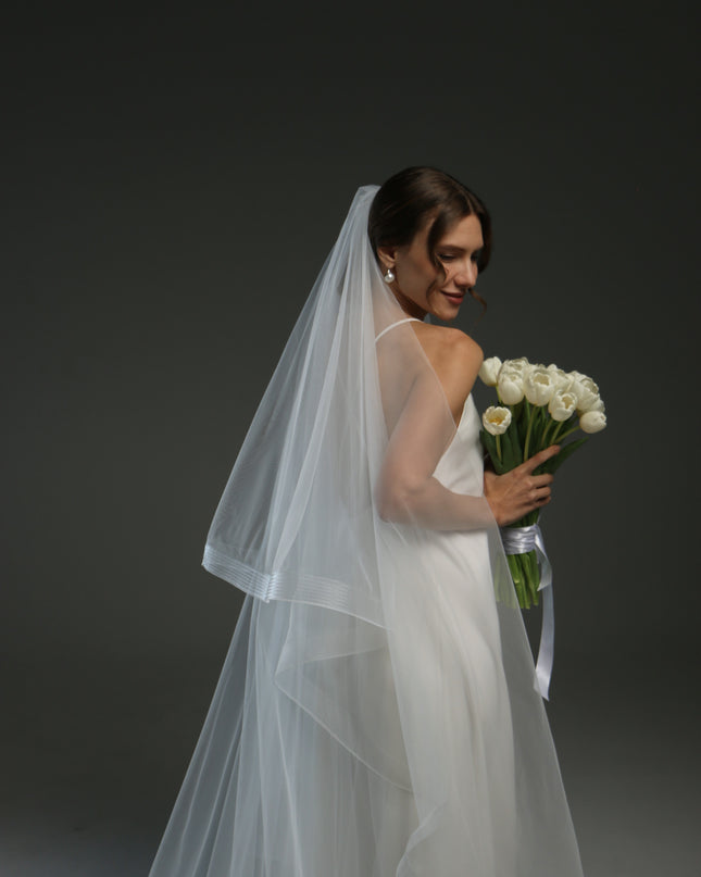 Horsehair Trim Veil, Crinoline Edge Blusher Veil, Fingertip Length Horsehair Bridal Veil