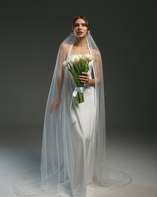 Elegant Satin Edge Bridal Veil – Fingertip to Chapel Length Veil with Ribbon Trim | Classic Wedding Veil