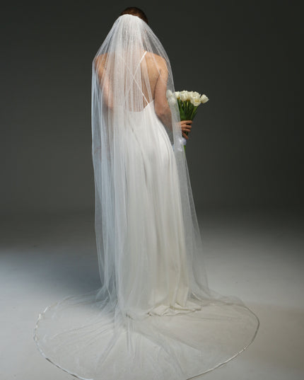 Elegant Satin Edge Bridal Veil – Fingertip to Chapel Length Veil with Ribbon Trim | Classic Wedding Veil