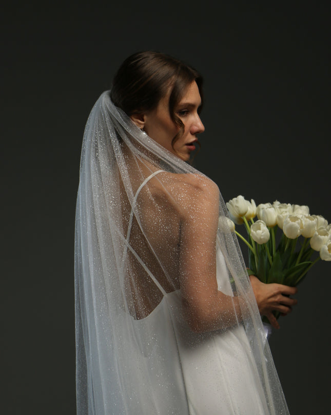 Elegant Satin Edge Bridal Veil – Fingertip to Chapel Length Veil with Ribbon Trim | Classic Wedding Veil