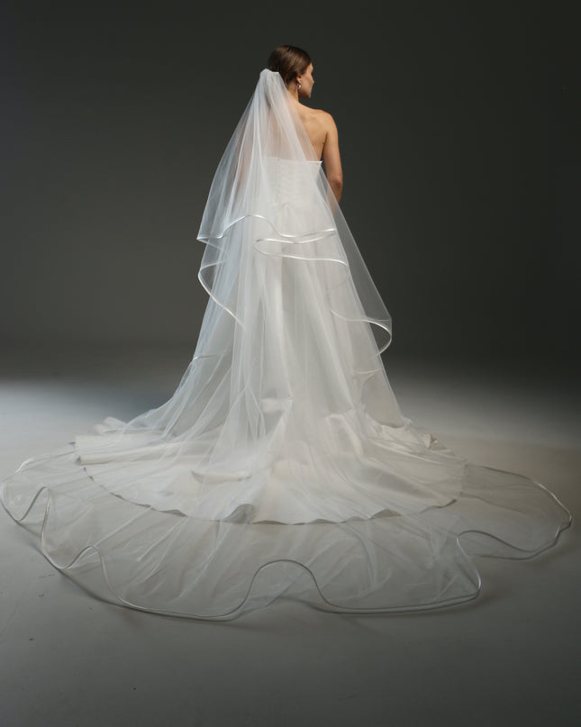 Two Tier Wedding Veil with Horsehair and Satin Ribbon Edge | Bridal Veil