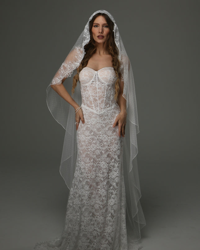 Juliet Cap Wedding Veil with Lace, Dotted Tulle Bridal Veil with Pencil Edge, Vintage Romantic Bridal Veil