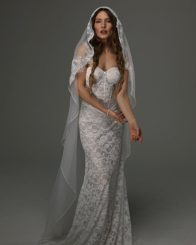 Juliet Cap Wedding Veil with Lace, Dotted Tulle Bridal Veil with Pencil Edge, Vintage Romantic Bridal Veil