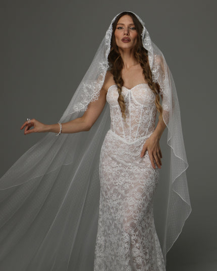 Juliet Cap Wedding Veil with Lace, Dotted Tulle Bridal Veil with Pencil Edge, Vintage Romantic Bridal Veil