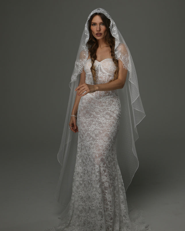 Juliet Cap Wedding Veil with Lace, Dotted Tulle Bridal Veil with Pencil Edge, Vintage Romantic Bridal Veil