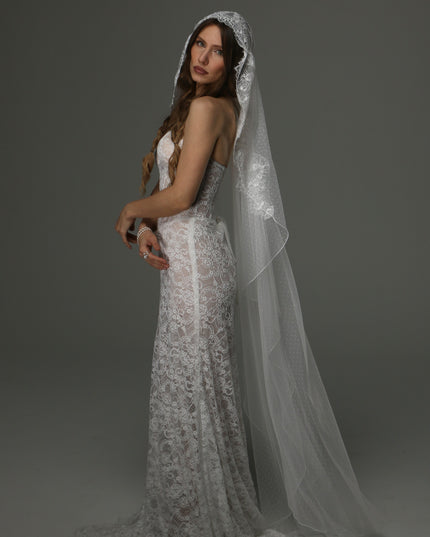 Juliet Cap Wedding Veil with Lace, Dotted Tulle Bridal Veil with Pencil Edge, Vintage Romantic Bridal Veil