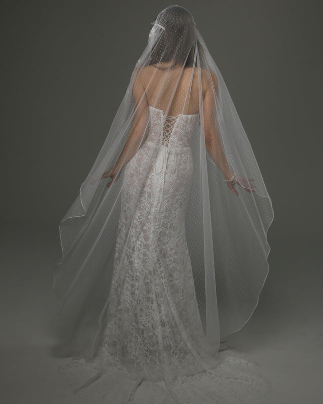 Juliet Cap Wedding Veil with Lace, Dotted Tulle Bridal Veil with Pencil Edge, Vintage Romantic Bridal Veil