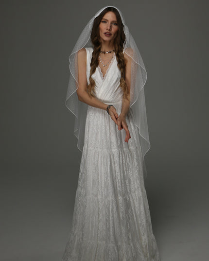 Boho Juliet Cap Wedding Veil with Lace, Dotted Tulle Bridal Veil with Pencil Edge, Vintage Bohemian Veil