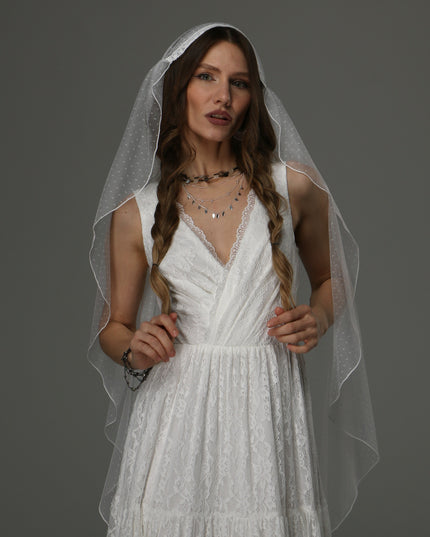 Boho Juliet Cap Wedding Veil with Lace, Dotted Tulle Bridal Veil with Pencil Edge, Vintage Bohemian Veil