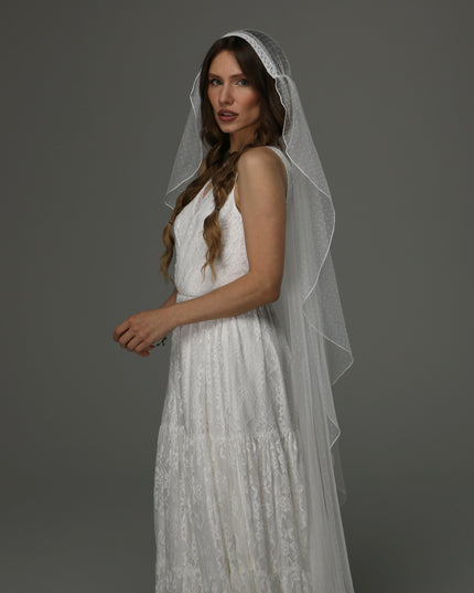 Boho Juliet Cap Wedding Veil with Lace, Dotted Tulle Bridal Veil with Pencil Edge, Vintage Bohemian Veil