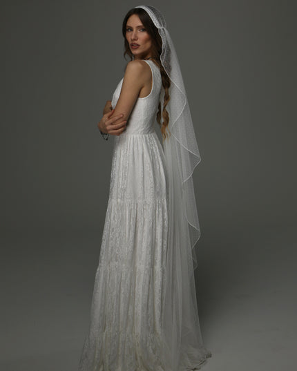 Boho Juliet Cap Wedding Veil with Lace, Dotted Tulle Bridal Veil with Pencil Edge, Vintage Bohemian Veil