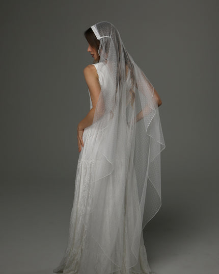 Boho Juliet Cap Wedding Veil with Lace, Dotted Tulle Bridal Veil with Pencil Edge, Vintage Bohemian Veil