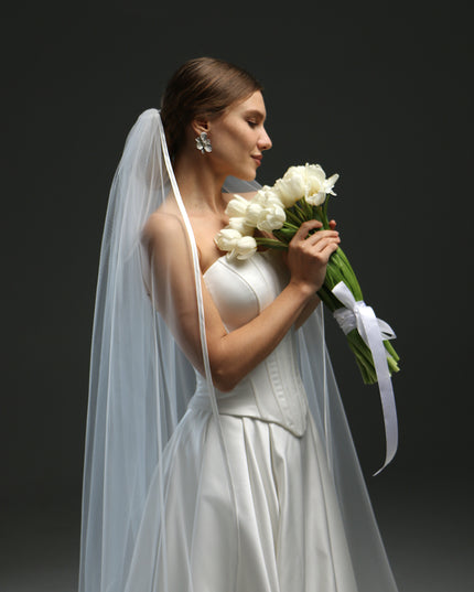 Elegant Satin Edge Bridal Veil – Fingertip to Chapel Length Veil with Ribbon Trim | Classic Wedding Veil