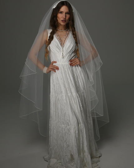 Juliet Cap Wedding Veil with Lace, Two Tier Bridal Veil with Pencil Edge, Full Romantic Wedding Veil