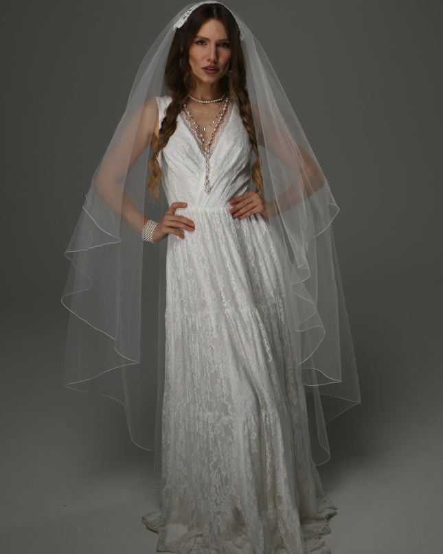 Juliet Cap Wedding Veil with Lace, Two Tier Bridal Veil with Pencil Edge, Full Romantic Wedding Veil