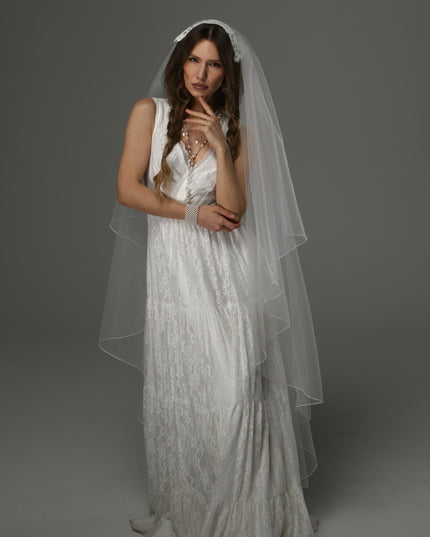 Juliet Cap Wedding Veil with Lace, Two Tier Bridal Veil with Pencil Edge, Full Romantic Wedding Veil