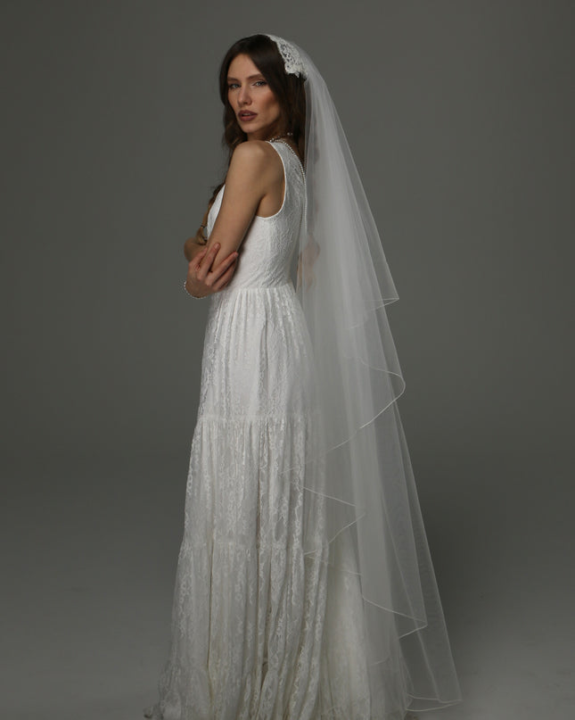 Juliet Cap Wedding Veil with Lace, Two Tier Bridal Veil with Pencil Edge, Full Romantic Wedding Veil