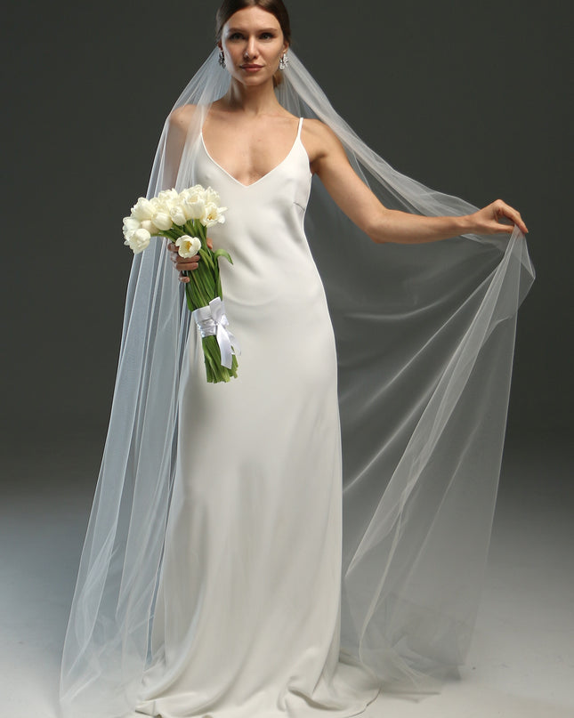 Cut Edge Bridal Veil Ivory | 1-Layer Soft Sheer Tulle | Fingertip Length Veil | Simple Classic Wedding Veil