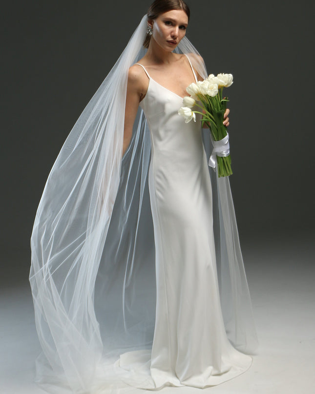 Cut Edge Bridal Veil Ivory | 1-Layer Soft Sheer Tulle | Fingertip Length Veil | Simple Classic Wedding Veil