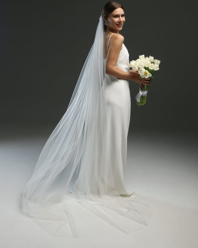 Cut Edge Bridal Veil Ivory | 1-Layer Soft Sheer Tulle | Fingertip Length Veil | Simple Classic Wedding Veil