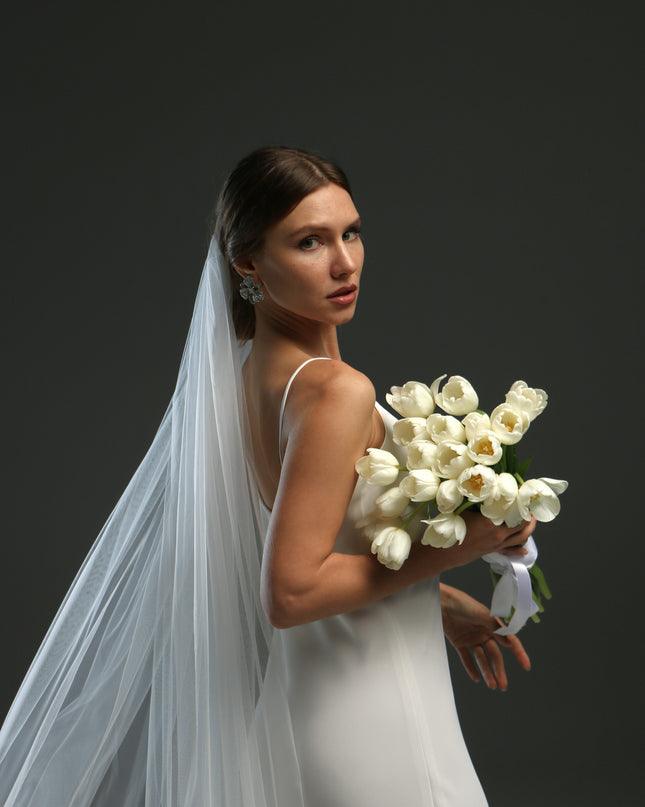 Cut Edge Bridal Veil Ivory | 1-Layer Soft Sheer Tulle | Fingertip Length Veil | Simple Classic Wedding Veil