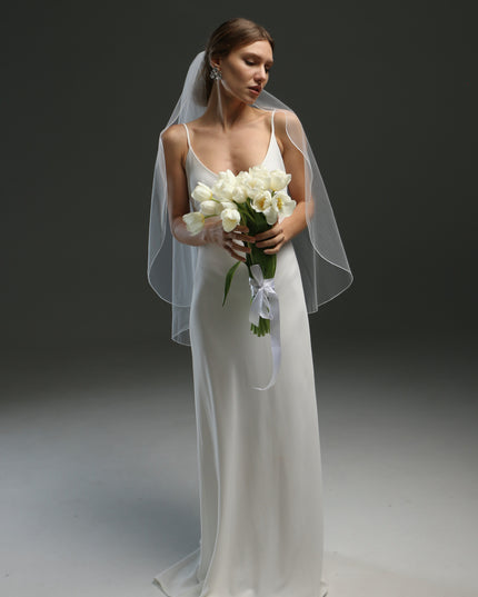 Simple 1-Tier Fingertip Wedding Veil with Pencil Edge