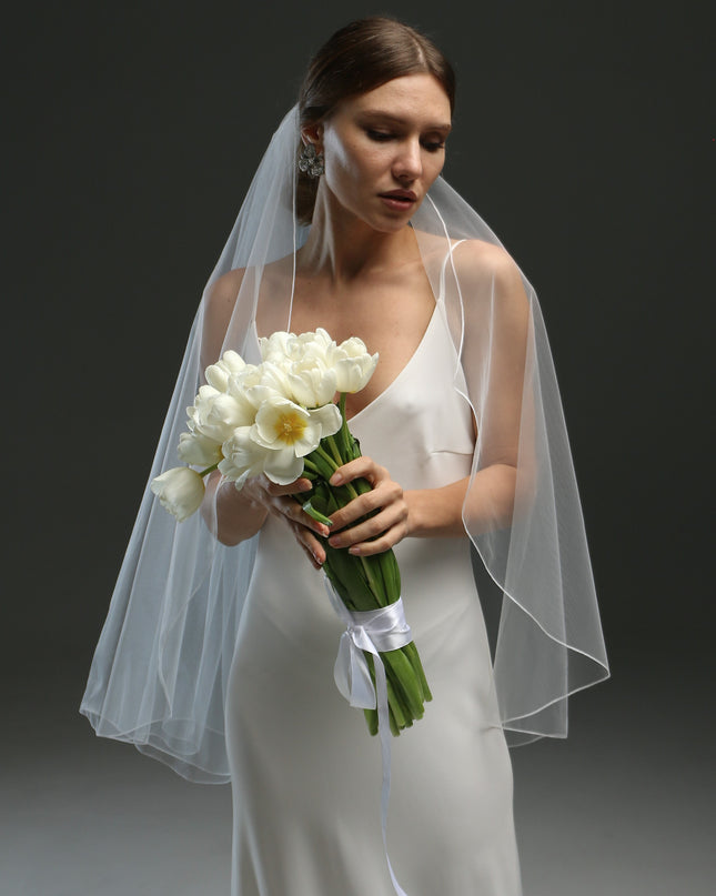 Simple 1-Tier Fingertip Wedding Veil with Pencil Edge