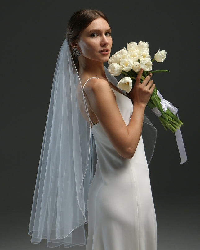 Simple 1-Tier Fingertip Wedding Veil with Pencil Edge