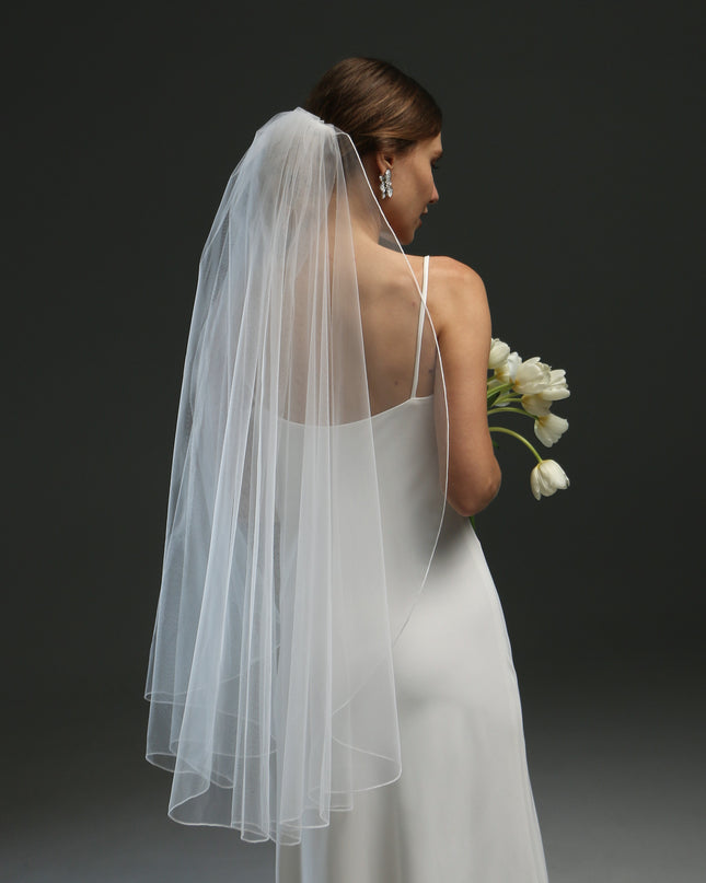 Simple 1-Tier Fingertip Wedding Veil with Pencil Edge