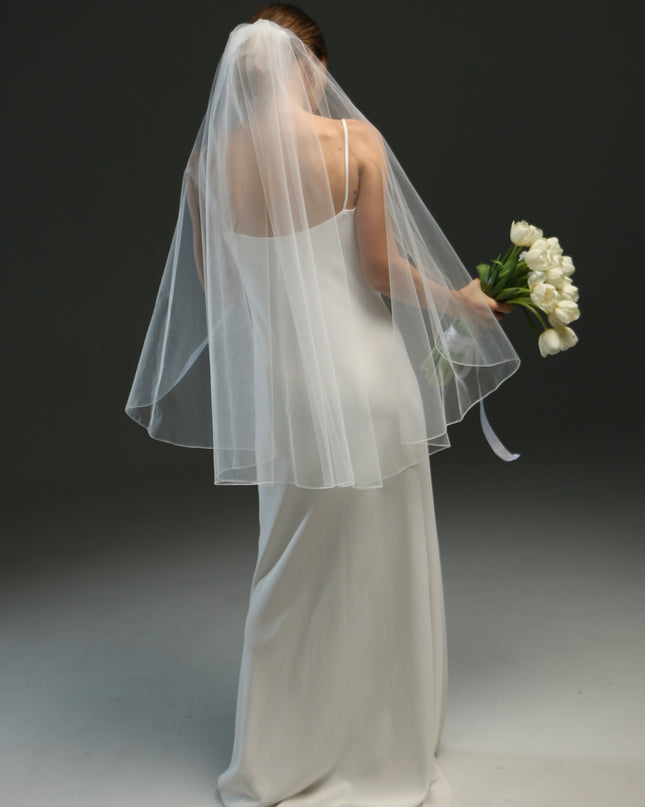 Simple 1-Tier Fingertip Wedding Veil with Pencil Edge