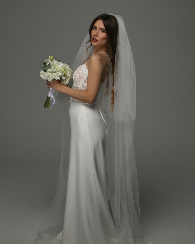 Two Tier Wedding Veil with Raw Edge, Full Soft Tulle Bridal Veil at Comb, Modern Classic Veil