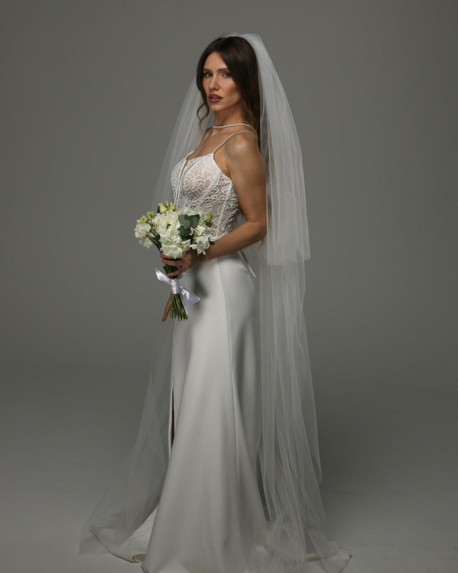 Two Tier Wedding Veil with Raw Edge, Full Soft Tulle Bridal Veil at Comb, Modern Classic Veil