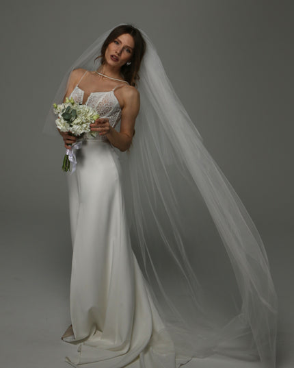 Two Tier Wedding Veil with Raw Edge, Full Soft Tulle Bridal Veil at Comb, Modern Classic Veil