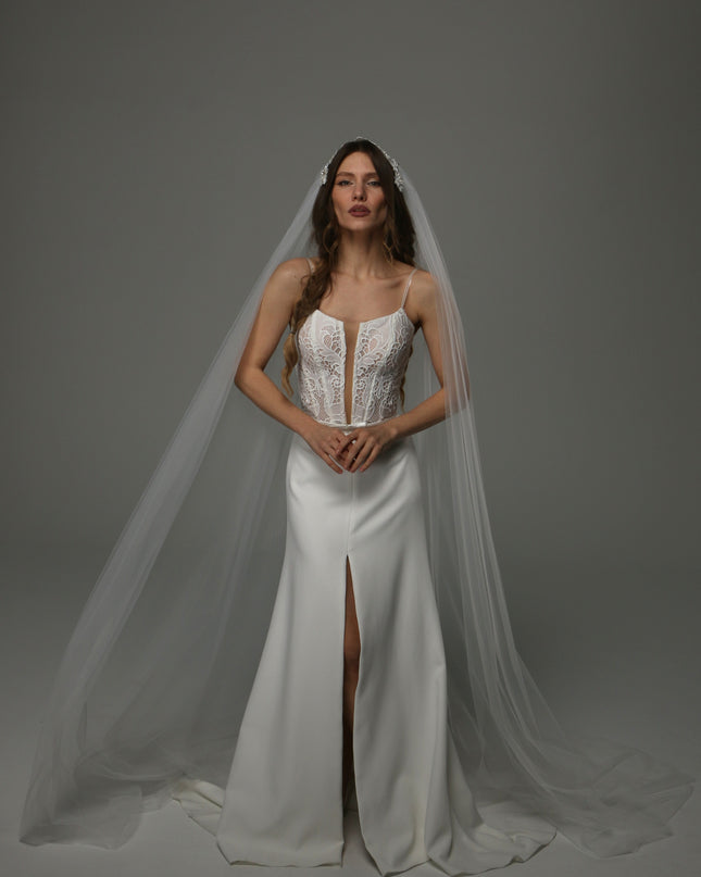 Juliet Cap Wedding Veil with Lace, One Tier Full Bridal Veil at Comb, Soft Tulle Raw Edge Veil