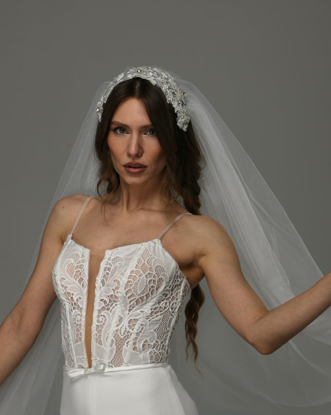 Juliet Cap Wedding Veil with Lace, One Tier Full Bridal Veil at Comb, Soft Tulle Raw Edge Veil