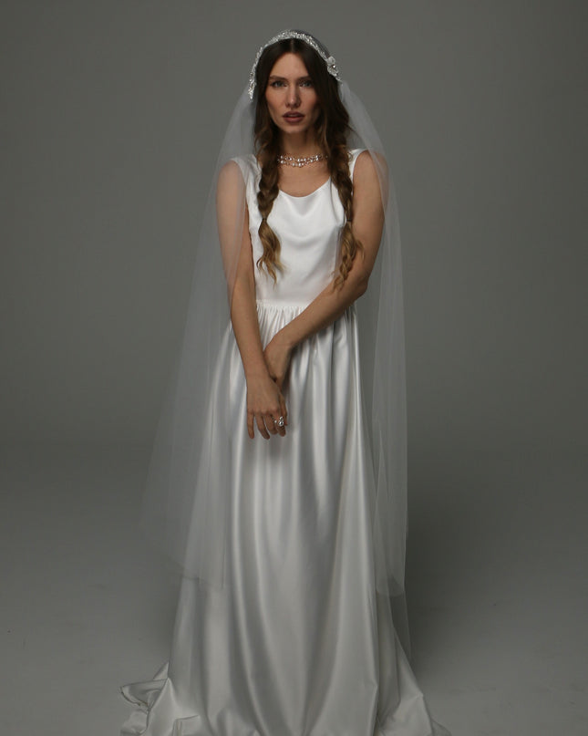 Juliet Cap Wedding Veil with Lace, Two Tier Bridal Veil with Raw Edge, Soft Tulle Vintage Veil