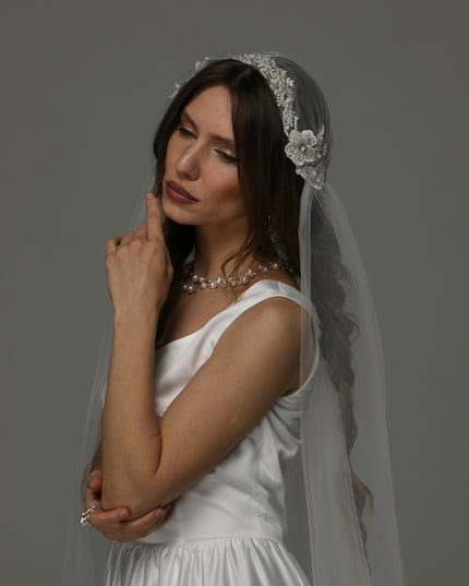 Juliet Cap Wedding Veil with Lace, Two Tier Bridal Veil with Raw Edge, Soft Tulle Vintage Veil