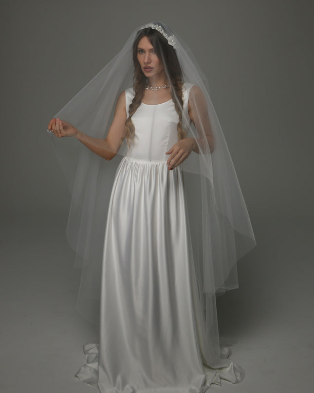 Juliet Cap Wedding Veil with Lace, Two Tier Bridal Veil with Raw Edge, Soft Tulle Vintage Veil