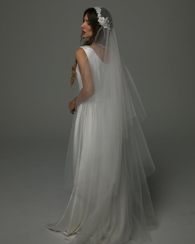 Juliet Cap Wedding Veil with Lace, Two Tier Bridal Veil with Raw Edge, Soft Tulle Vintage Veil