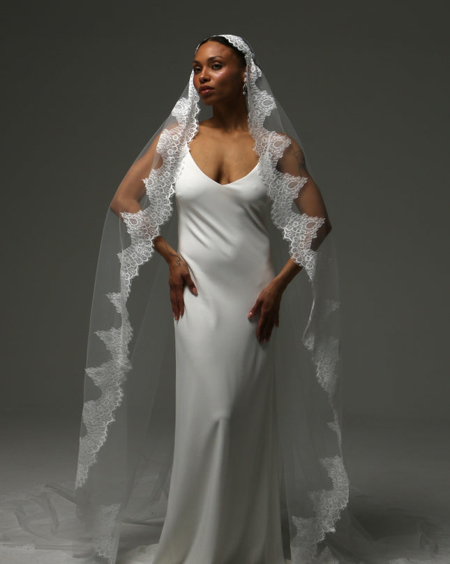 Juliet Cap Cathedral Veil – Wide Lace Edge Bridal Veil