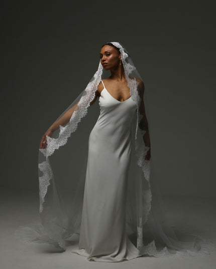 Juliet Cap Cathedral Veil – Wide Lace Edge Bridal Veil