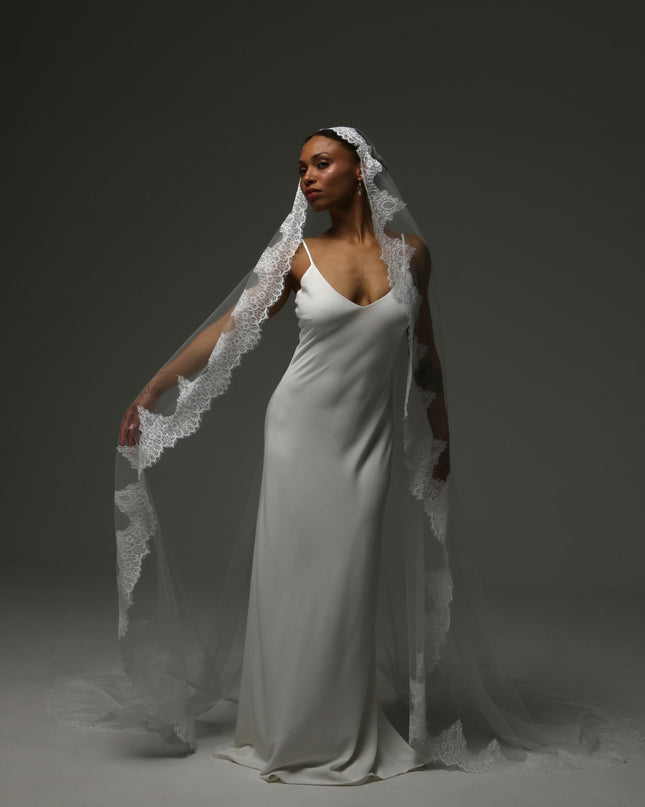 Juliet Cap Cathedral Veil – Wide Lace Edge Bridal Veil