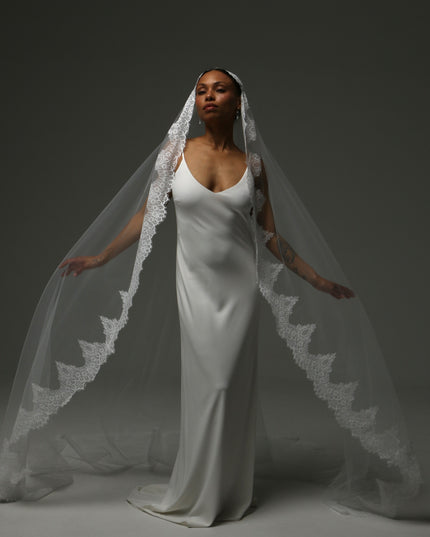 Juliet Cap Cathedral Veil – Wide Lace Edge Bridal Veil