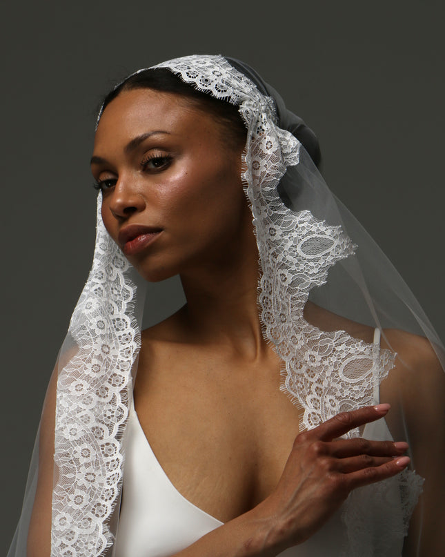 Juliet Cap Cathedral Veil – Wide Lace Edge Bridal Veil