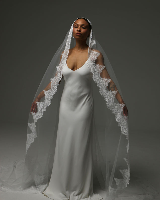 Juliet Cap Cathedral Veil – Wide Lace Edge Bridal Veil