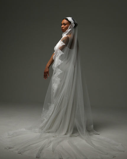 Juliet Cap Cathedral Veil – Wide Lace Edge Bridal Veil