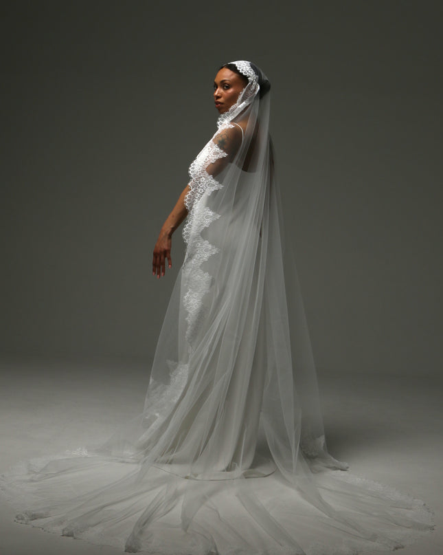 Juliet Cap Cathedral Veil – Wide Lace Edge Bridal Veil