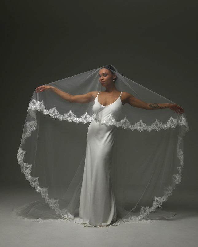 Two Tier Lace Edge Cathedral Romantic Veil
